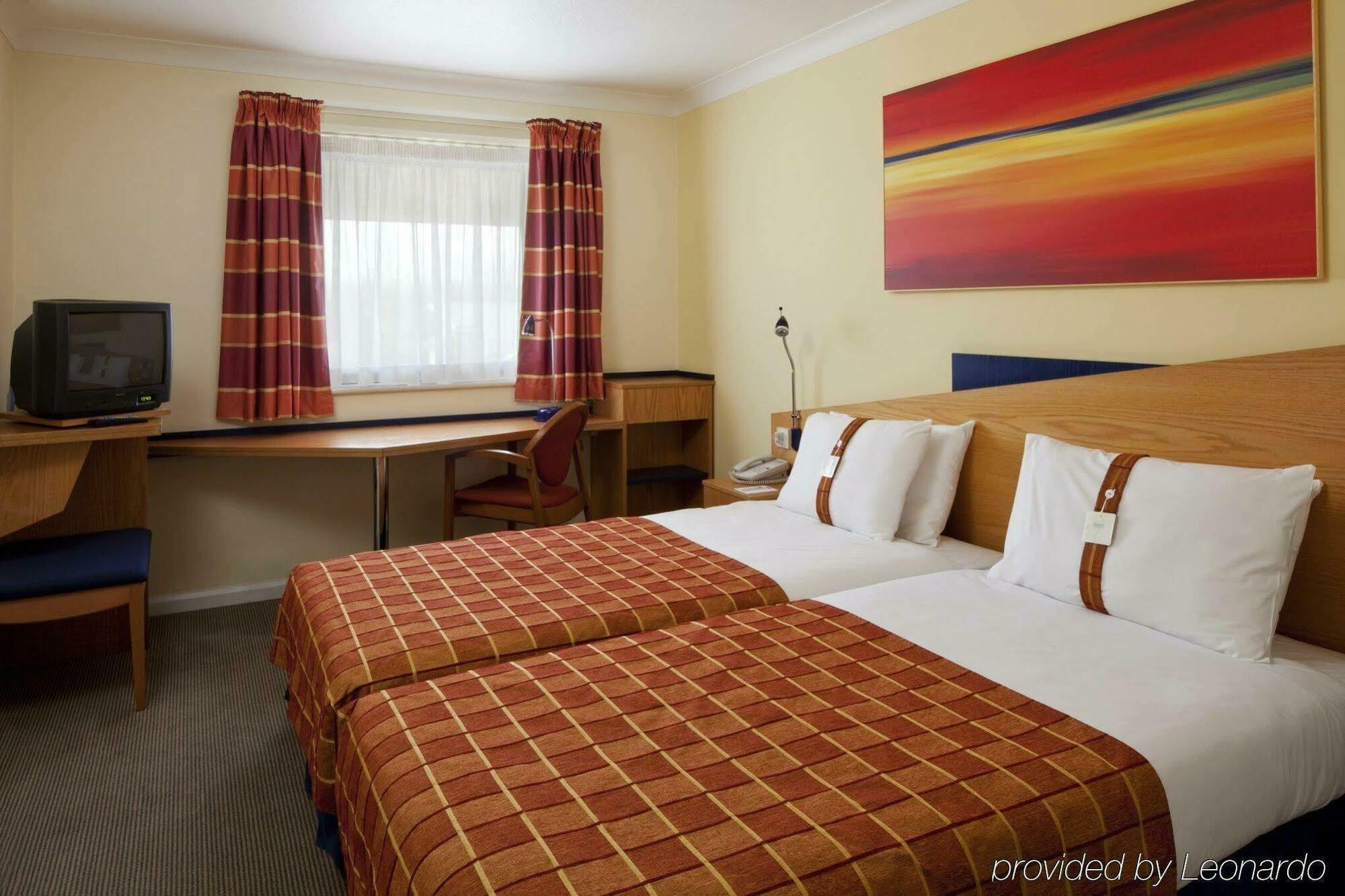 Holiday Inn Express Milton Keynes, An Ihg Hotel Kültér fotó